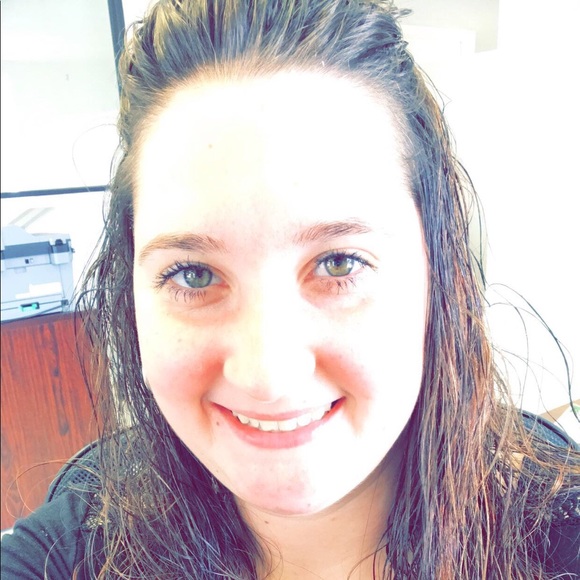 Meet your Posher, Emily - Picture 1 of 1